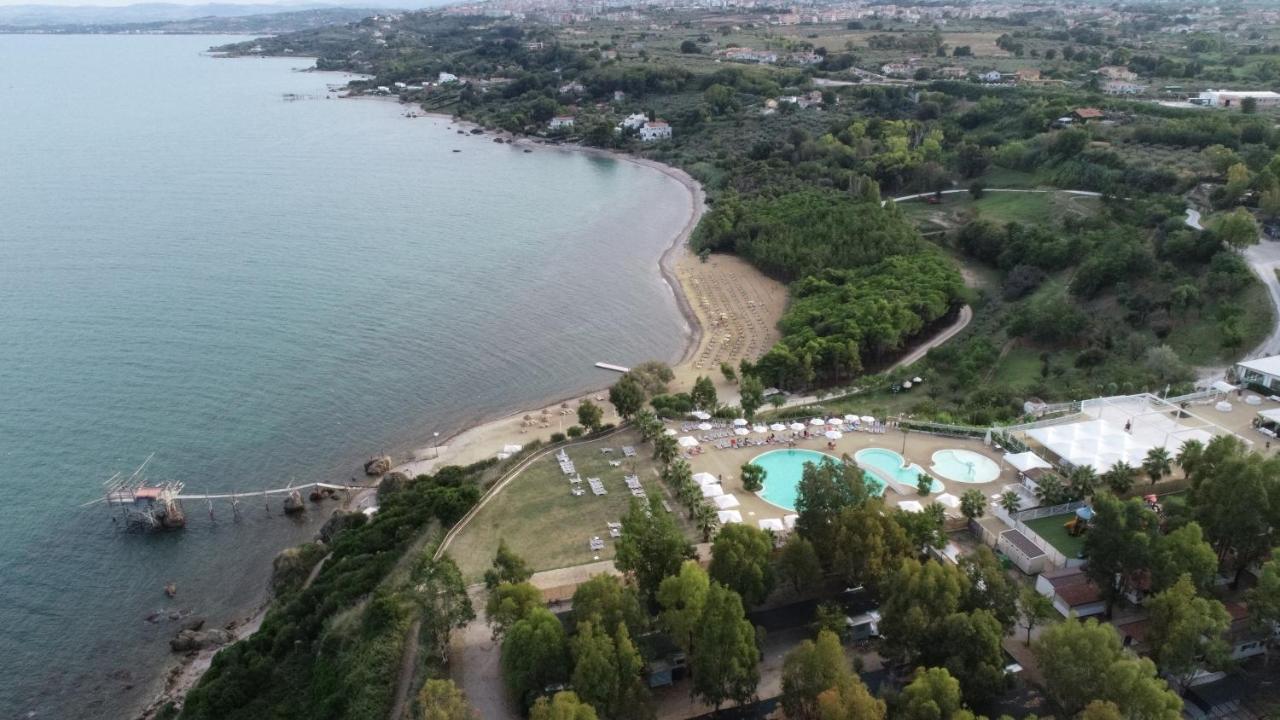 ヴァスト Grotta Del Saracenoアパートホテル エクステリア 写真